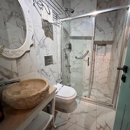 베디르한 코낙 오텔