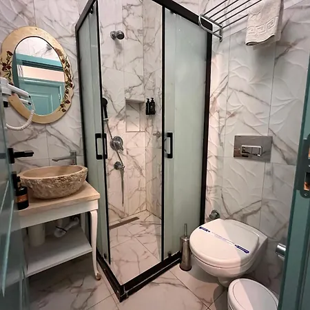 베디르한 코낙 오텔 호텔 알라카티