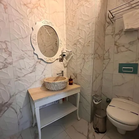 베디르한 코낙 오텔 호텔 알라카티