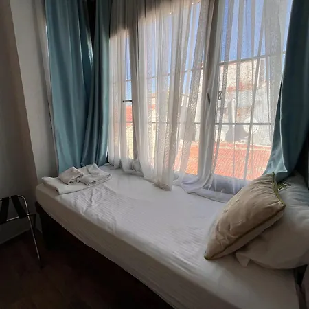 베디르한 코낙 오텔 호텔 알라카티